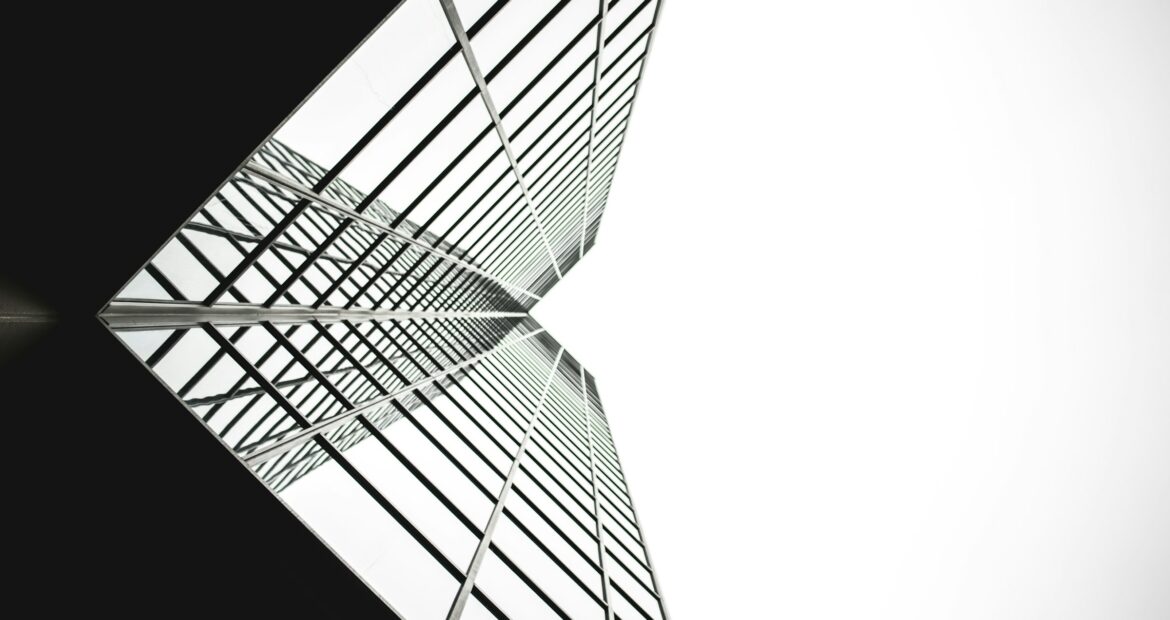 photo-1461695008884-244cb4543d74